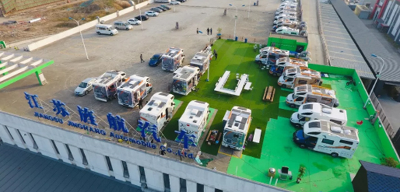 JingHang Returns to Her Mother's Home Event